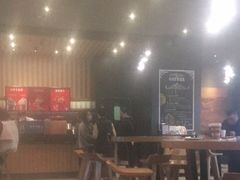大堂-星巴克臻选(舟山凯虹广场店)