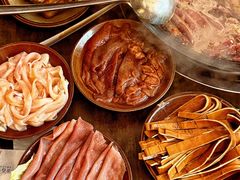 -黄潇洒老火锅(九眼桥宏济巷店)