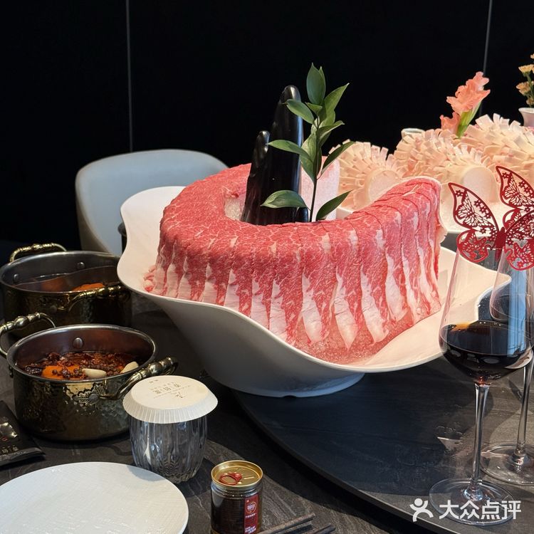 成都南门吃火锅！环境好的没边了。。。
