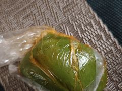 蛋黄肉松青团-沈大成(南京东路店)