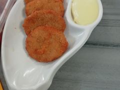 酥脆鲜虾饼搭沙拉酱-芬芳甜品(同福路店)