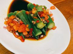 酸辣秋葵-云海肴·云南小炒·汽锅鸡(天津国金汇店)