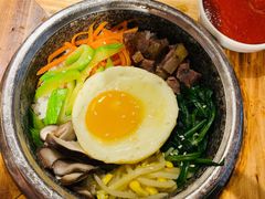 牛肉拌饭-明洞阿姨·韩式酱蟹烤肉·创意料理(三元桥店)