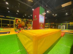 -蹦蹦跳跳(新奥购物中心店)