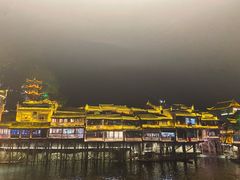 -临江餐馆二楼美食部落