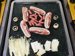 -小黑猪石板烤肉(美食街店)
