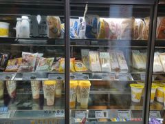 面包甜点陈列柜-一鸣真鲜奶吧(秣周东路地铁站店)