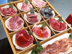 -青瓦炭韩潮烤肉(花园道店)