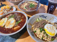 -丁丁猫重庆小面(徐州路店)