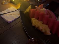 -FOUR PLAY BAR