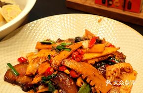 Bamboo Shoots Stir-Fried with Rural Dried Pork