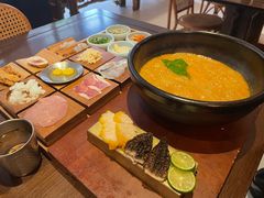 -银米·云南传统过桥米线(双廊黑金冠店)