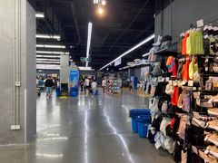 -迪卡侬(顺峰山店)