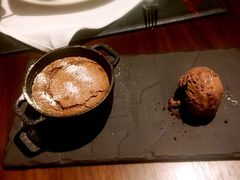 巧克力熔岩蛋糕-恰餐厅及酒吧 CHAR Bar & Grill (北京丽都皇冠假日店)
