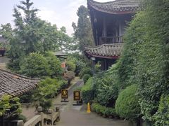 -峨眉山报国寺