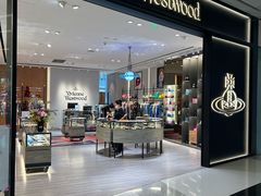 -Vivienne Westwood(上海来福士广场店)