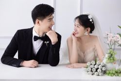 -雪中彩影婚纱摄影·微光艺术中心