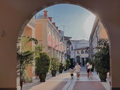 -佛罗伦萨小镇广佛名品奥特莱斯(疏港路店)