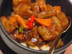 石锅葱烧海参-广舟(千禧店)