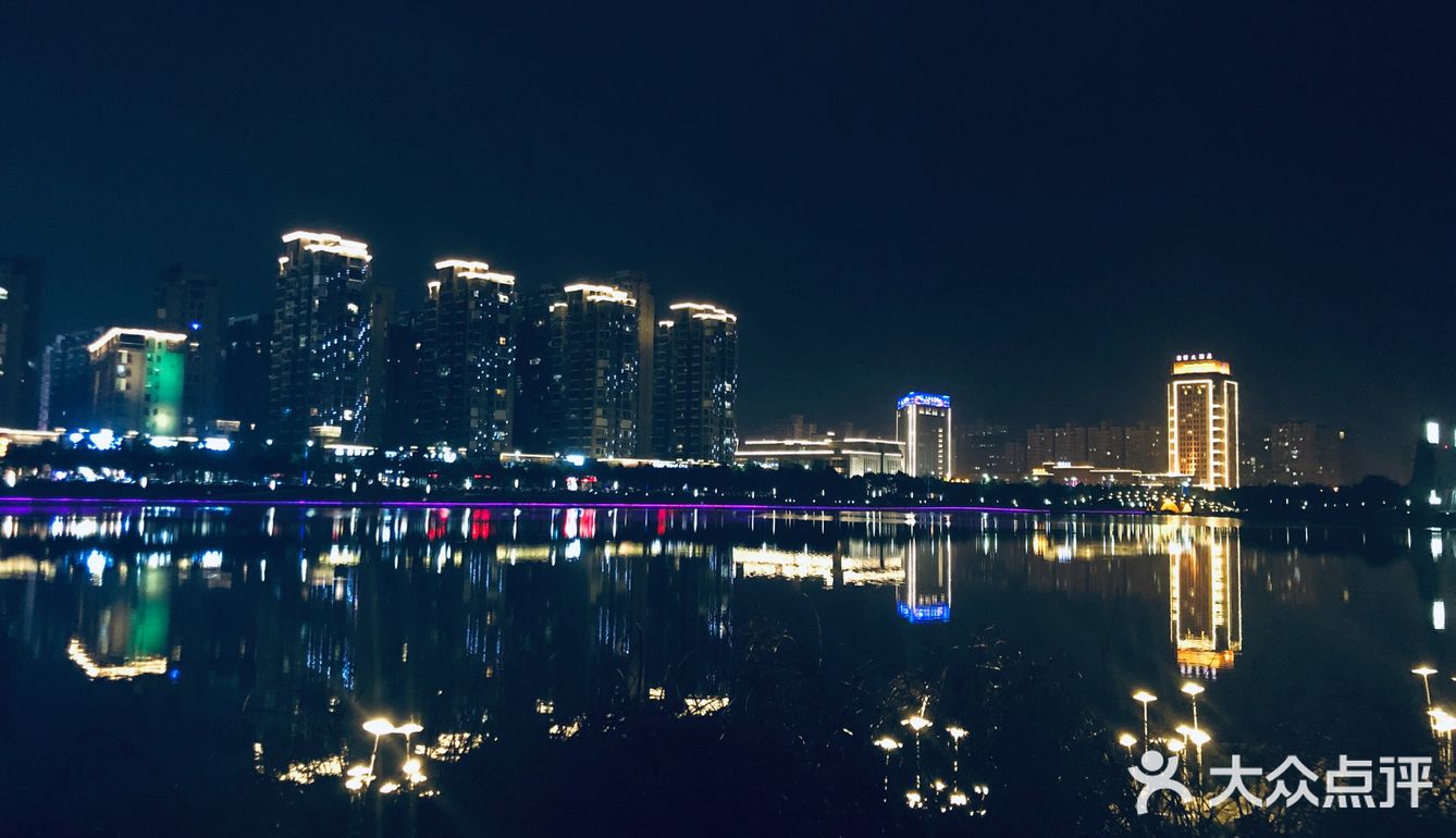 拍照也好喝朋友出来散散步