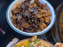 -鱼窝棚柴火铁锅炖(富山屯店)