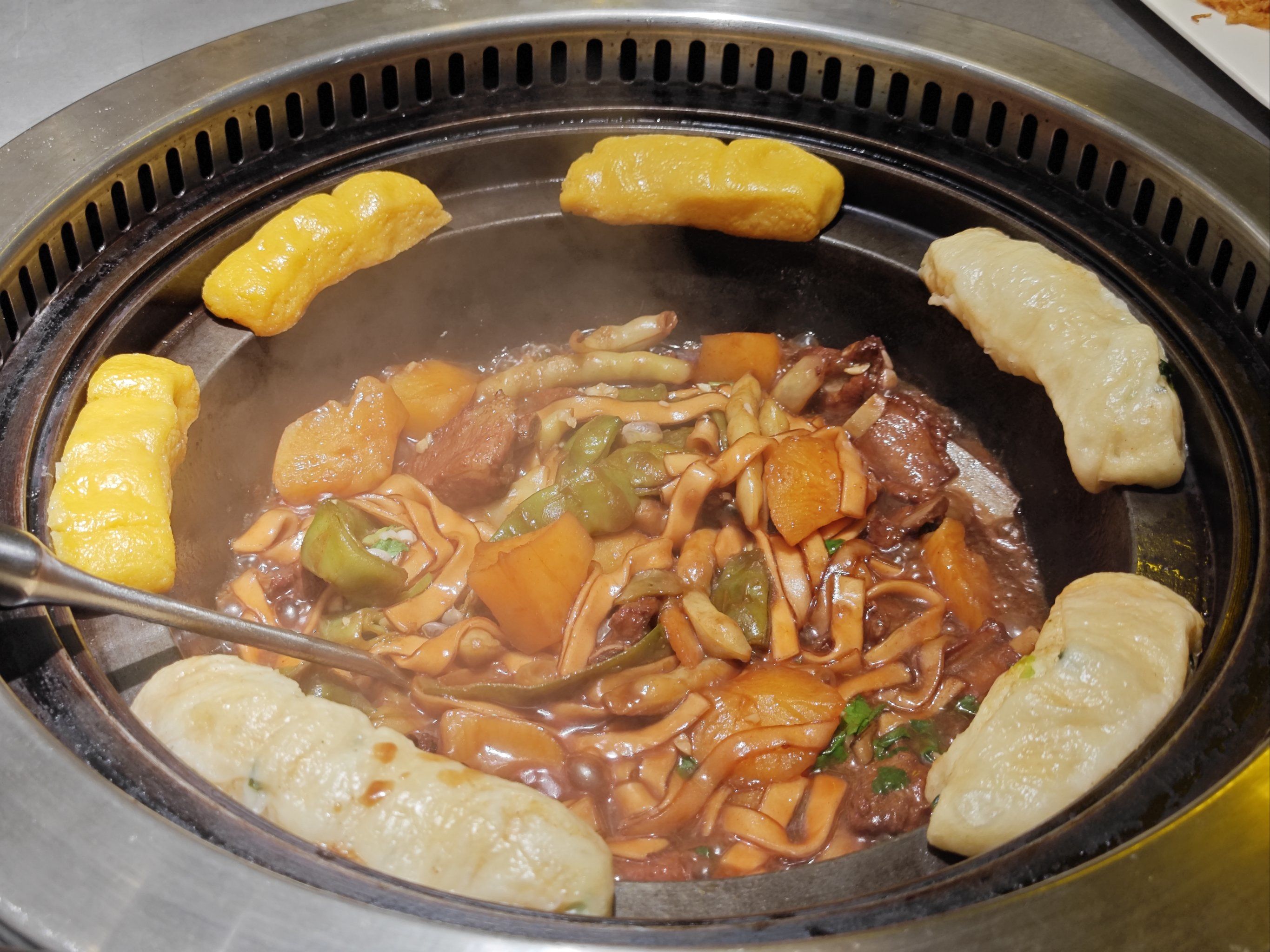灶座小锅烀饼铁锅炖双人餐的饕餮之旅