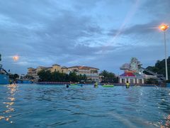 -平湖九龙山乐满地水上乐园