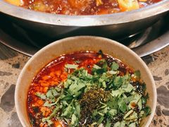 -肖肖酸萝卜鱼火锅(总店)