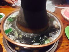 -洞庭洲·防空洞火锅·烧烤·铜锅涮肉(新百广场店)