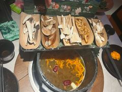 -芸山季·云南野生菌火锅(人民广场来福士店)