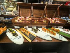 -雍容荟帝王蟹活龙虾展台自助(IFS黑金店)