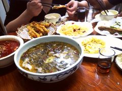 -胡子饮食店