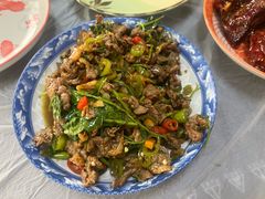 小炒黄牛肉-大连湾旭日·家宴·海肠捞饭(马栏广场店)