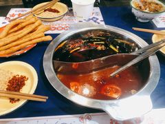 -马路边边串串香(苗栗路店)
