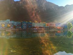 -百里峡七彩艺术小镇