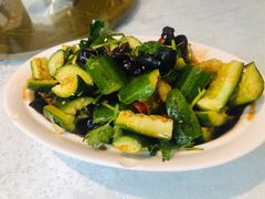 木耳拍黄瓜-五稻厨房粤西菜(新闻店)