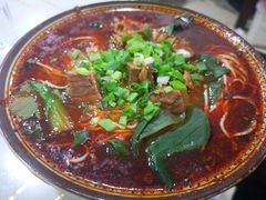 -胥佳烧鸡公牛肉面馆