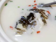 砂锅鱼头-万佛湖许老大铁锅鱼(黑金冠店)