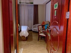 -维也纳酒店(广州番禺市桥地铁站店)