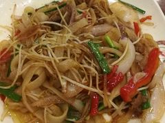 牛肉炒河粉-皇城坝小吃(科华成都王府井购物中心店)