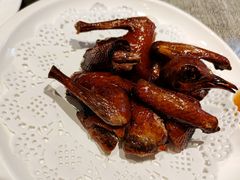 脆皮乳鸽-隐食私房菜(渡口·光荣院南门·老街店)