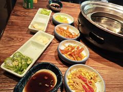 -明洞阿姨·韩式酱蟹烤肉·创意料理(三元桥店)