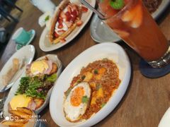 -ROAST coffee & eatery