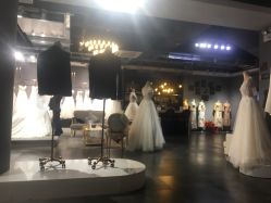 点击看大图 -艾米丽婚纱礼服