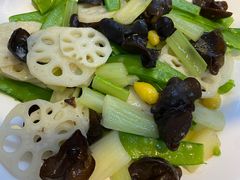 西芹百合腰果-新享乐海鲜(翠华路店)