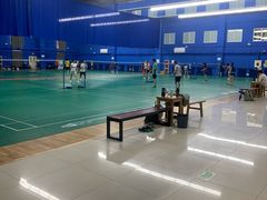 -中地华冠羽毛球俱乐部