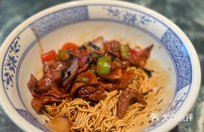 Sauce-Braised Intestine and Kidney Noodles
