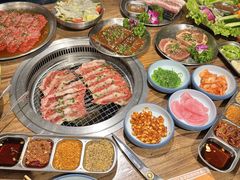 -明洞阿姨·韩式酱蟹烤肉·创意料理(三元桥店)