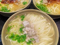 -亮亮面馆(经六路店)