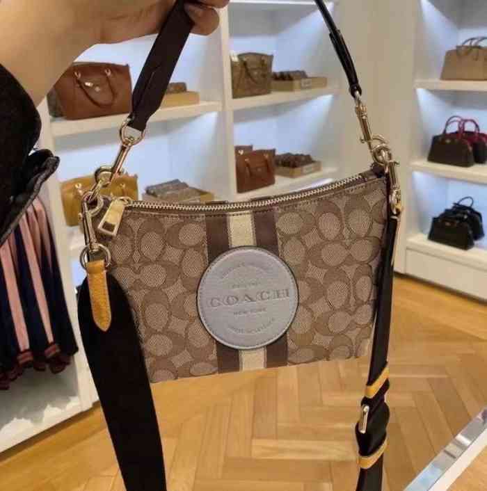 coach(首创奥特莱斯店)-"coach是比较平民化的奢侈品牌了吧,奥.